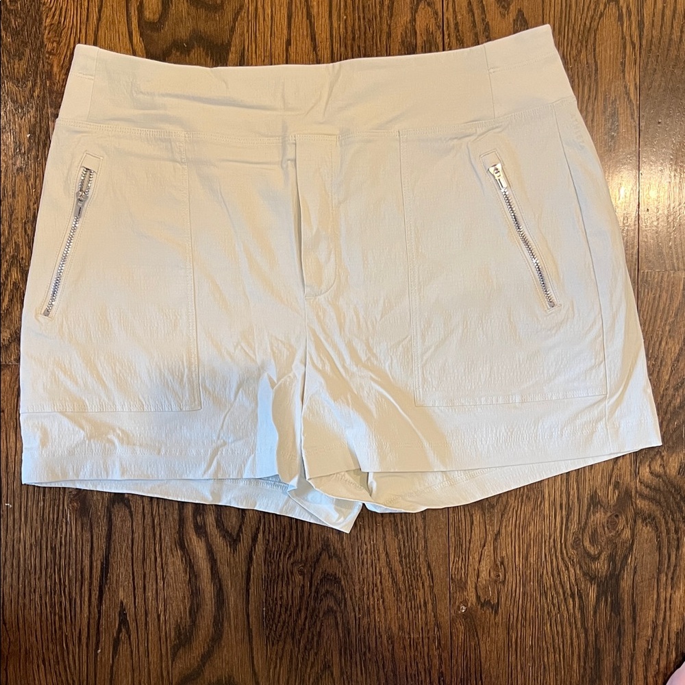 ATHLETA Women's Light Sage Shorts